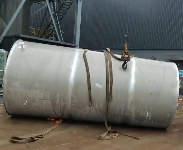 1729839251796822.jpg 不銹鋼氨水儲(chǔ)罐.jpg