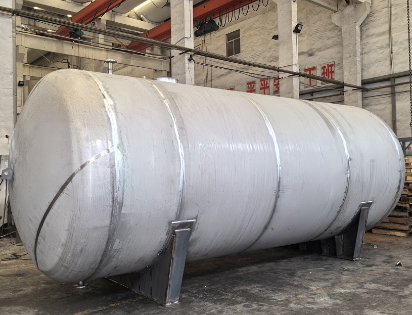 1741939986301890.jpg 不銹鋼儲罐42.jpg