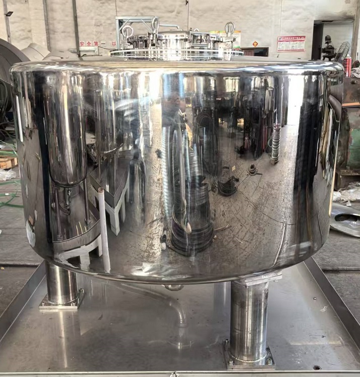 1749457741964553.jpg 316L不銹鋼食品級儲罐3.jpg